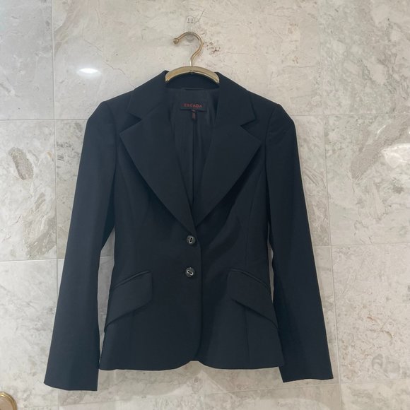 Escada Jackets & Blazers - ESCADA {34} Black Jacket Wool 2-Button